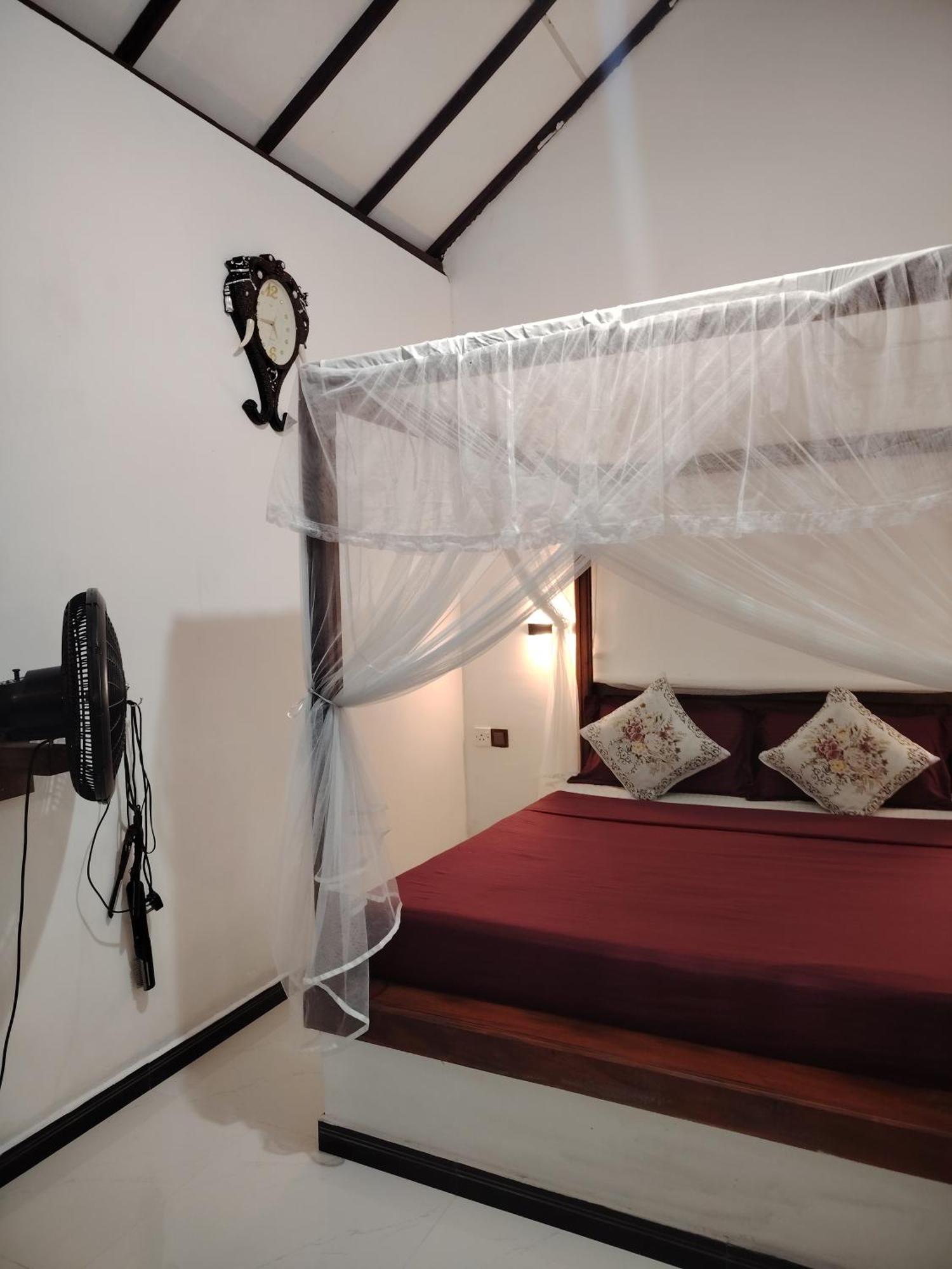 Peacock'S Paradise Safari Hostel อุดาวาลาเว ภายนอก รูปภาพ