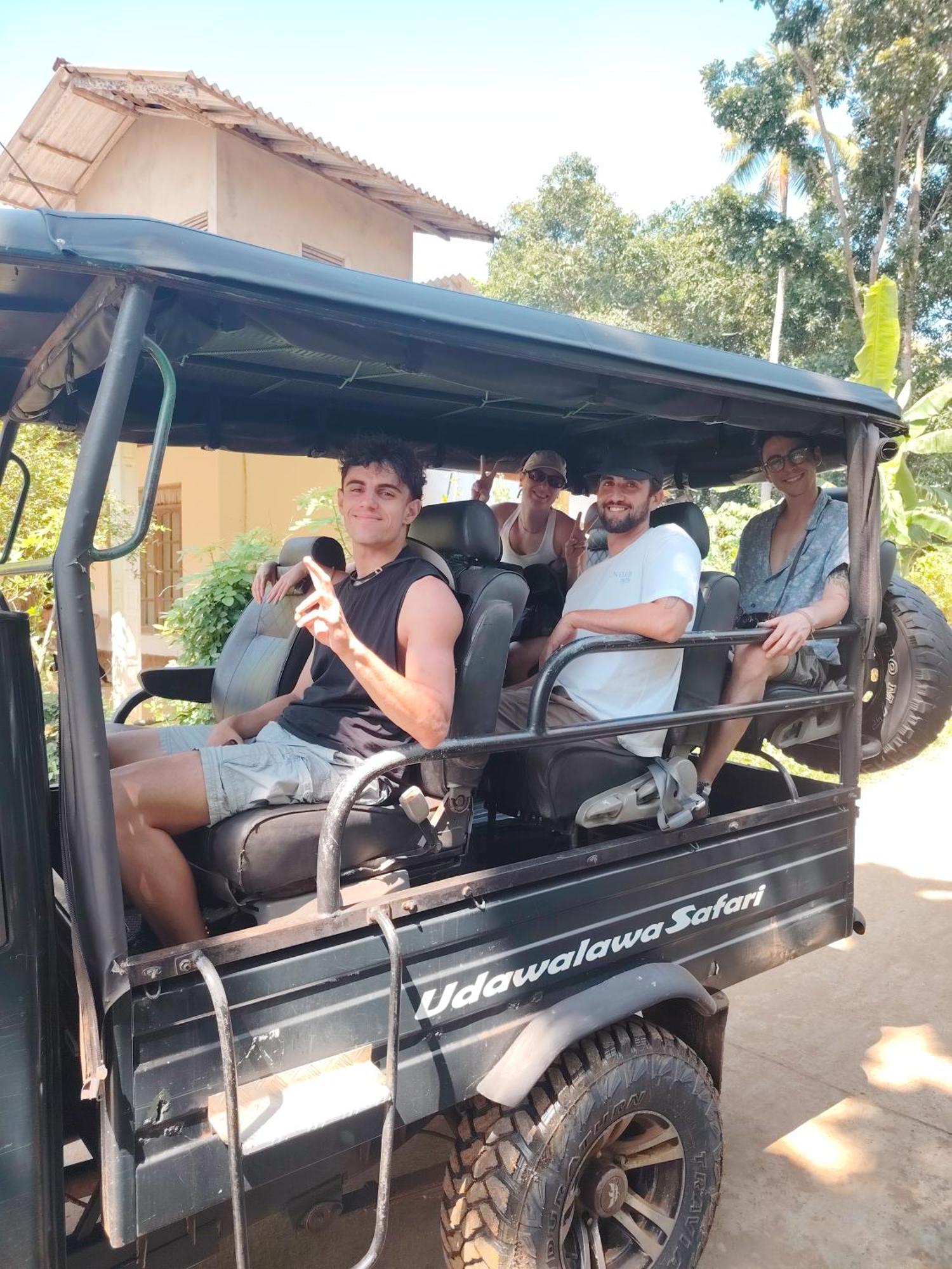 Peacock'S Paradise Safari Hostel อุดาวาลาเว ภายนอก รูปภาพ