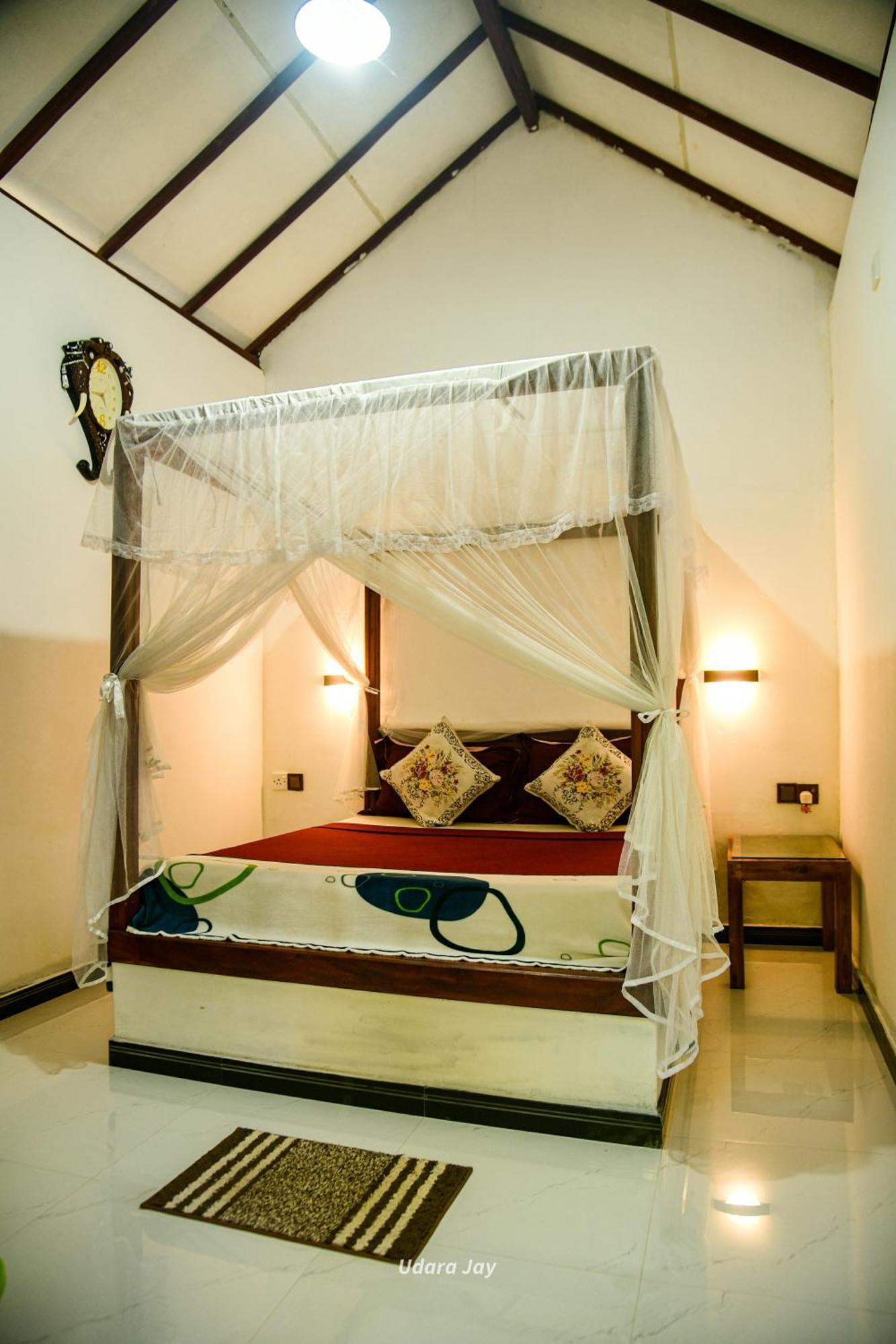 Peacock'S Paradise Safari Hostel อุดาวาลาเว ภายนอก รูปภาพ