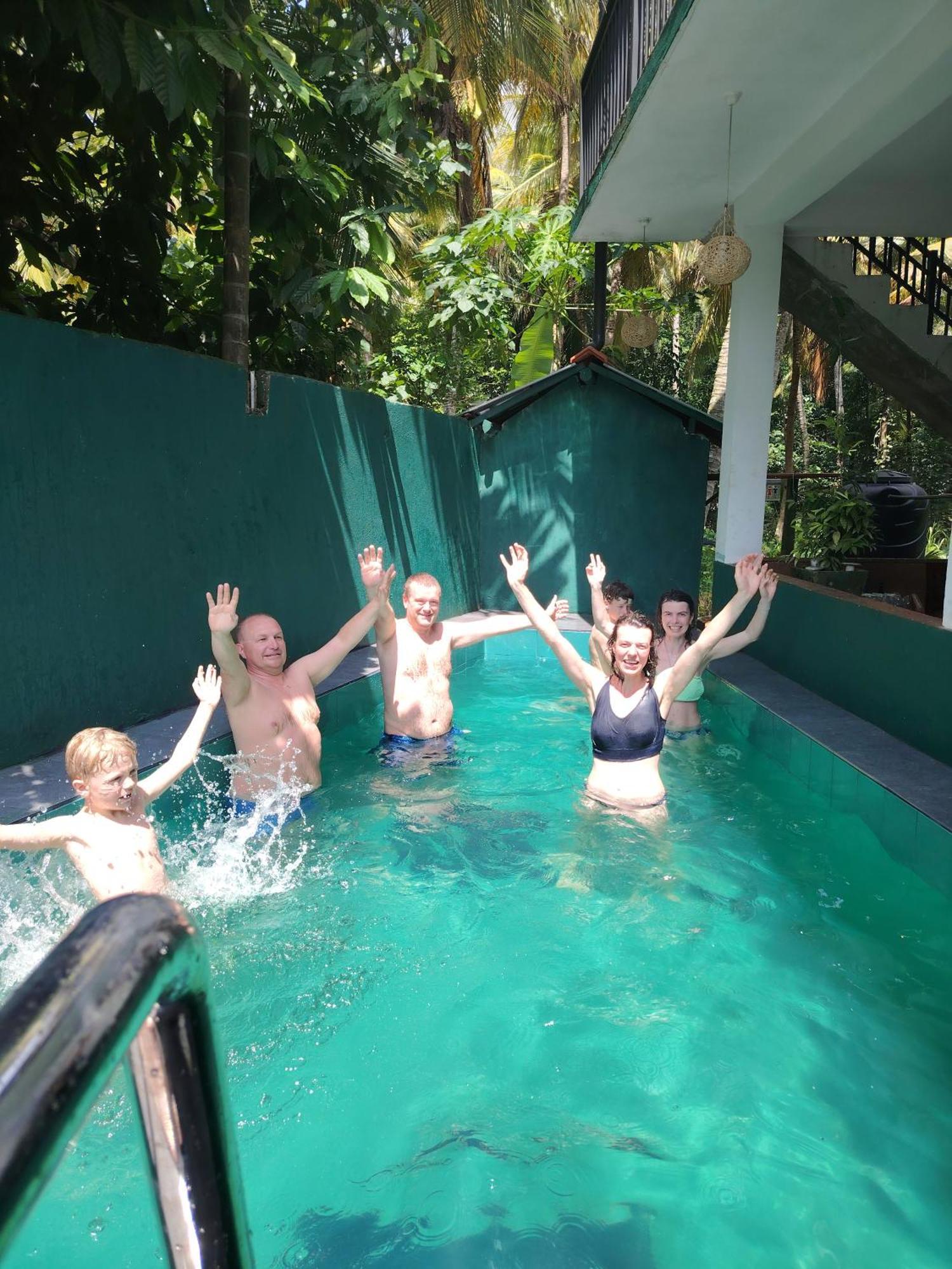 Peacock'S Paradise Safari Hostel อุดาวาลาเว ภายนอก รูปภาพ